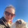 Liv: Hundefamilie passer hund