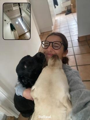 Malucca og Smilla giver et kys til mig❤️