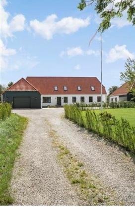 Billede af vores hus på landet🏡