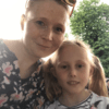 Carina: Må vi låne din hund til en dejlig gåtur?